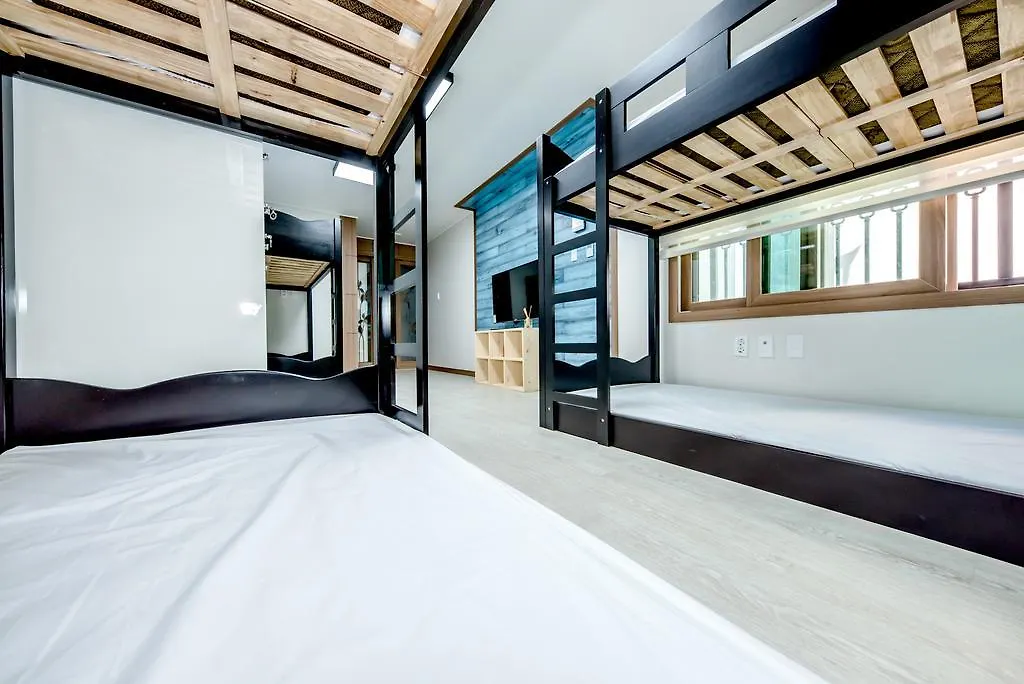 Holcae House Hotel Jeju 2*,