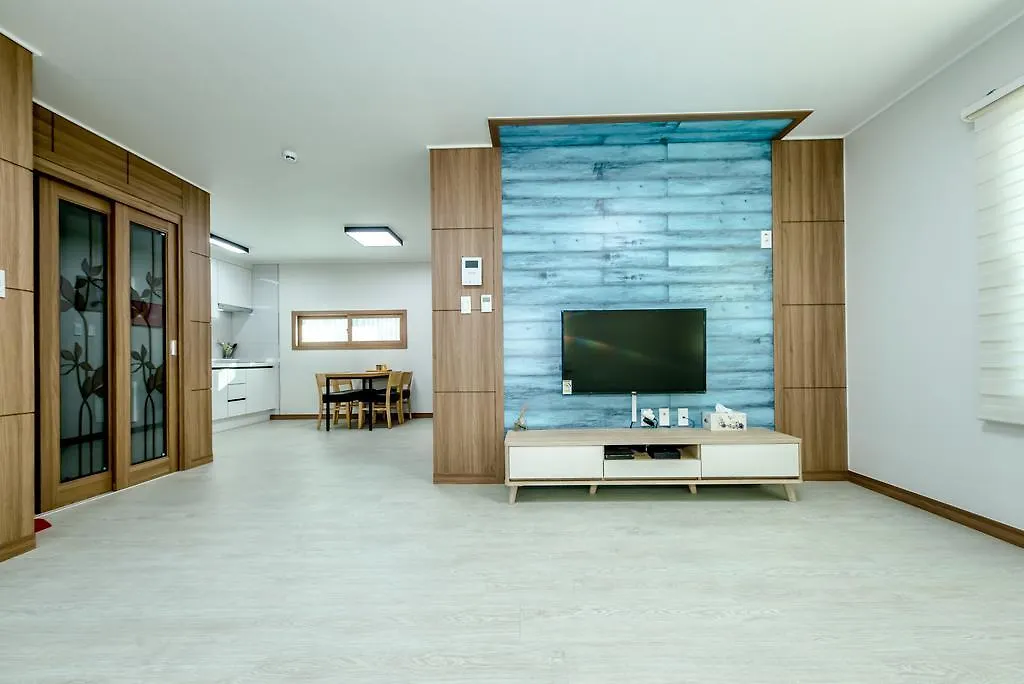 Holcae House Hotel Jeju 2*,  South Korea